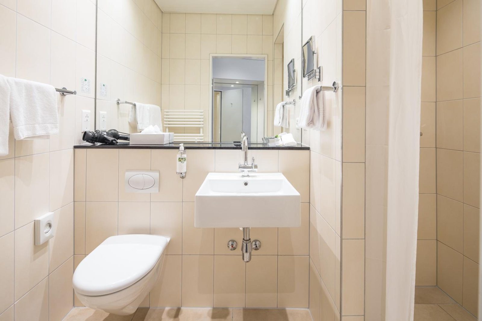 Hotel Schweizerhof Basel — photo 3