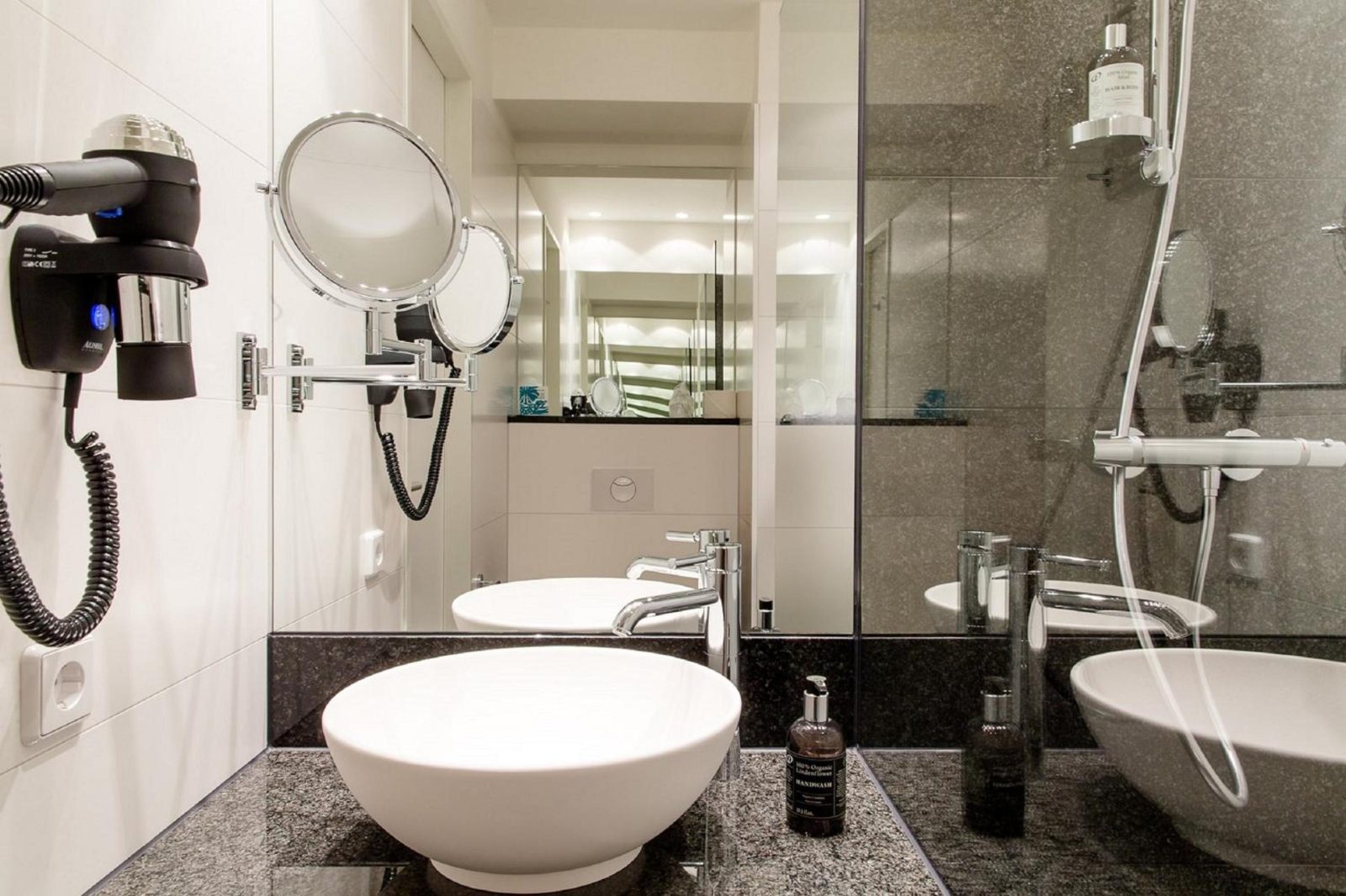 Motel One Basel — photo 7