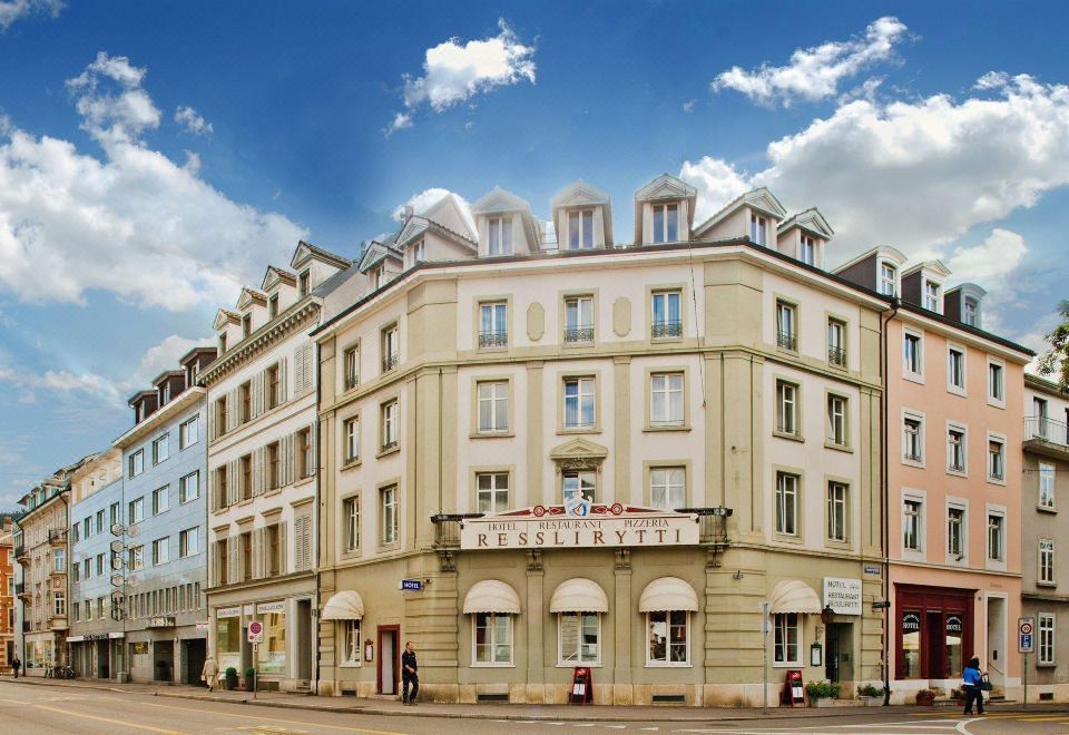 Hotel Resslirytti